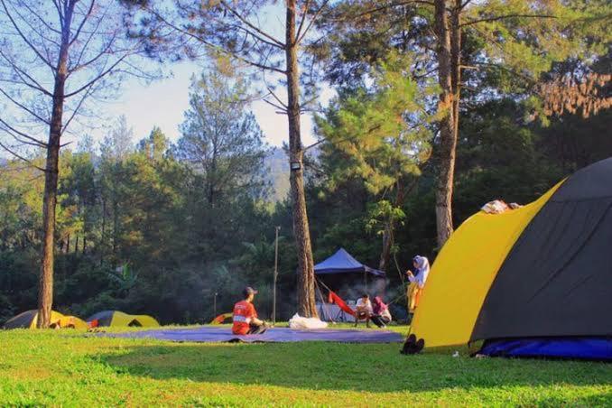 ホテル Tapian Asri Camp ブキティンギ エクステリア 写真
