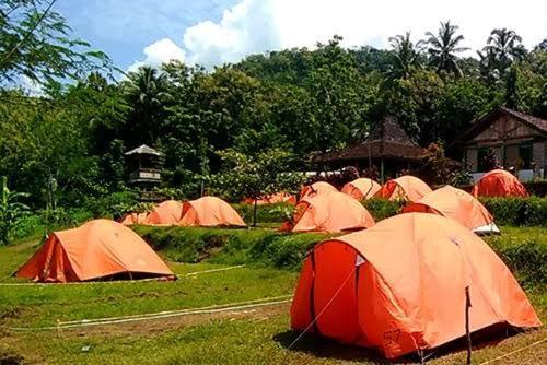 ホテル Tapian Asri Camp ブキティンギ エクステリア 写真