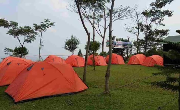 ホテル Tapian Asri Camp ブキティンギ エクステリア 写真