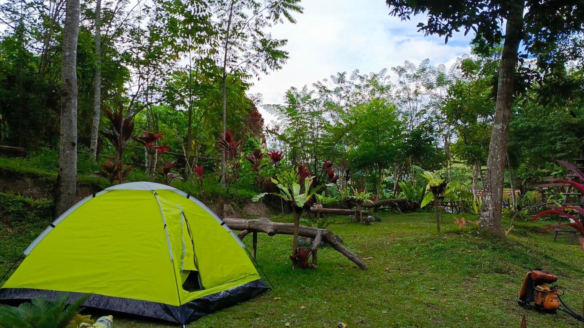 ホテル Tapian Asri Camp ブキティンギ エクステリア 写真