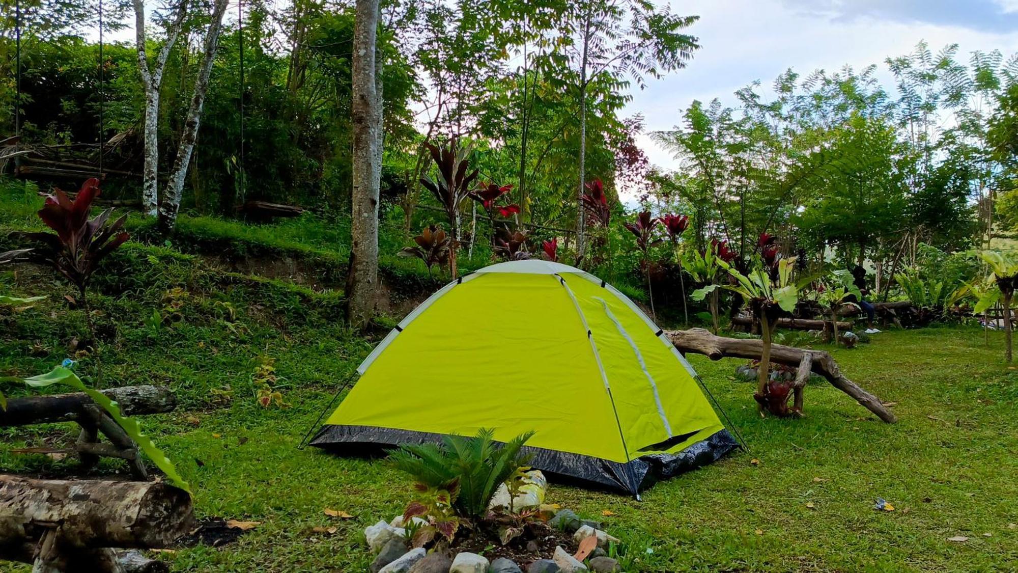 ホテル Tapian Asri Camp ブキティンギ エクステリア 写真