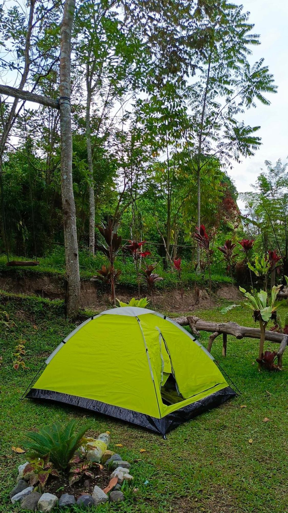 ホテル Tapian Asri Camp ブキティンギ エクステリア 写真