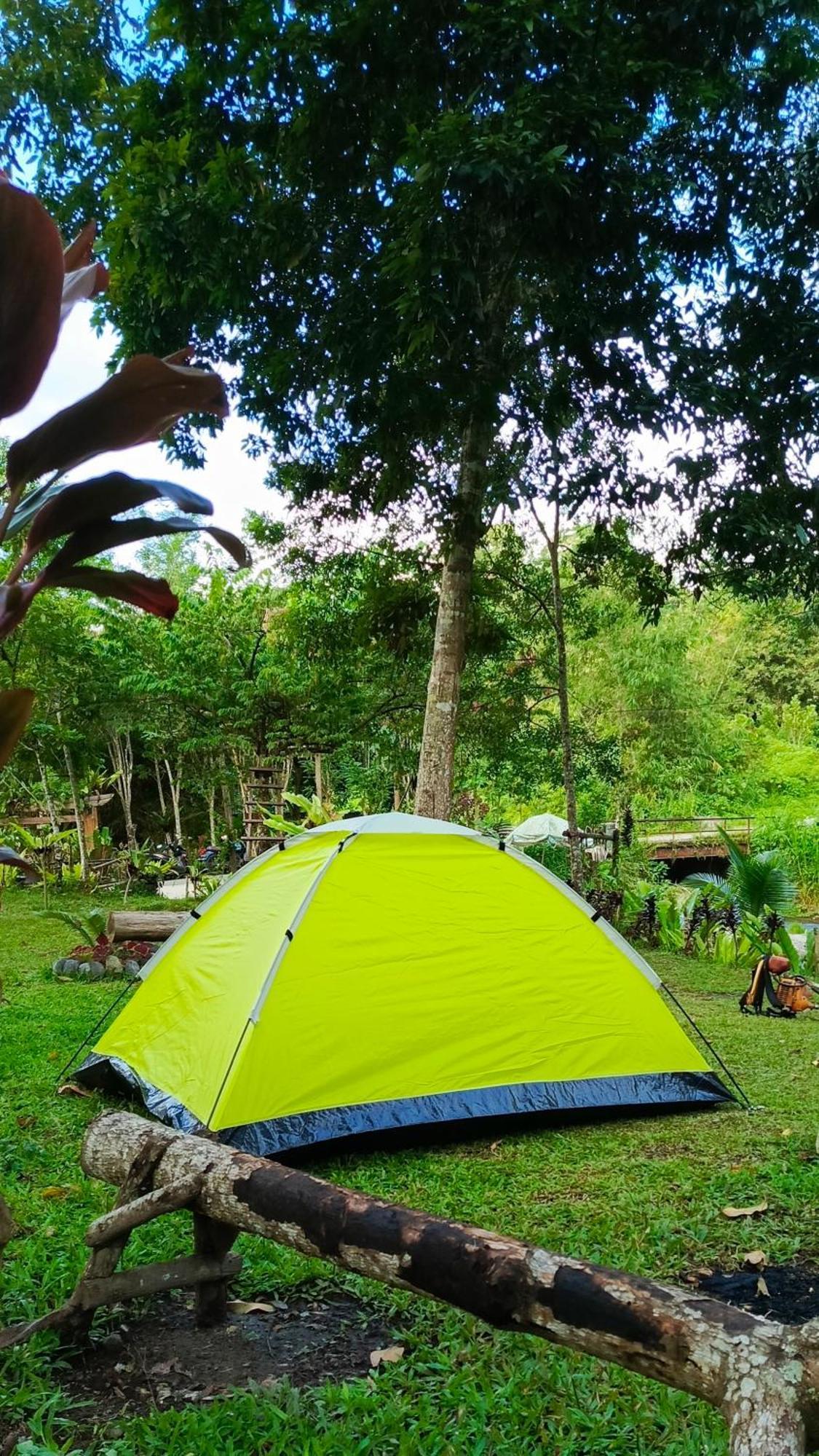 ホテル Tapian Asri Camp ブキティンギ エクステリア 写真
